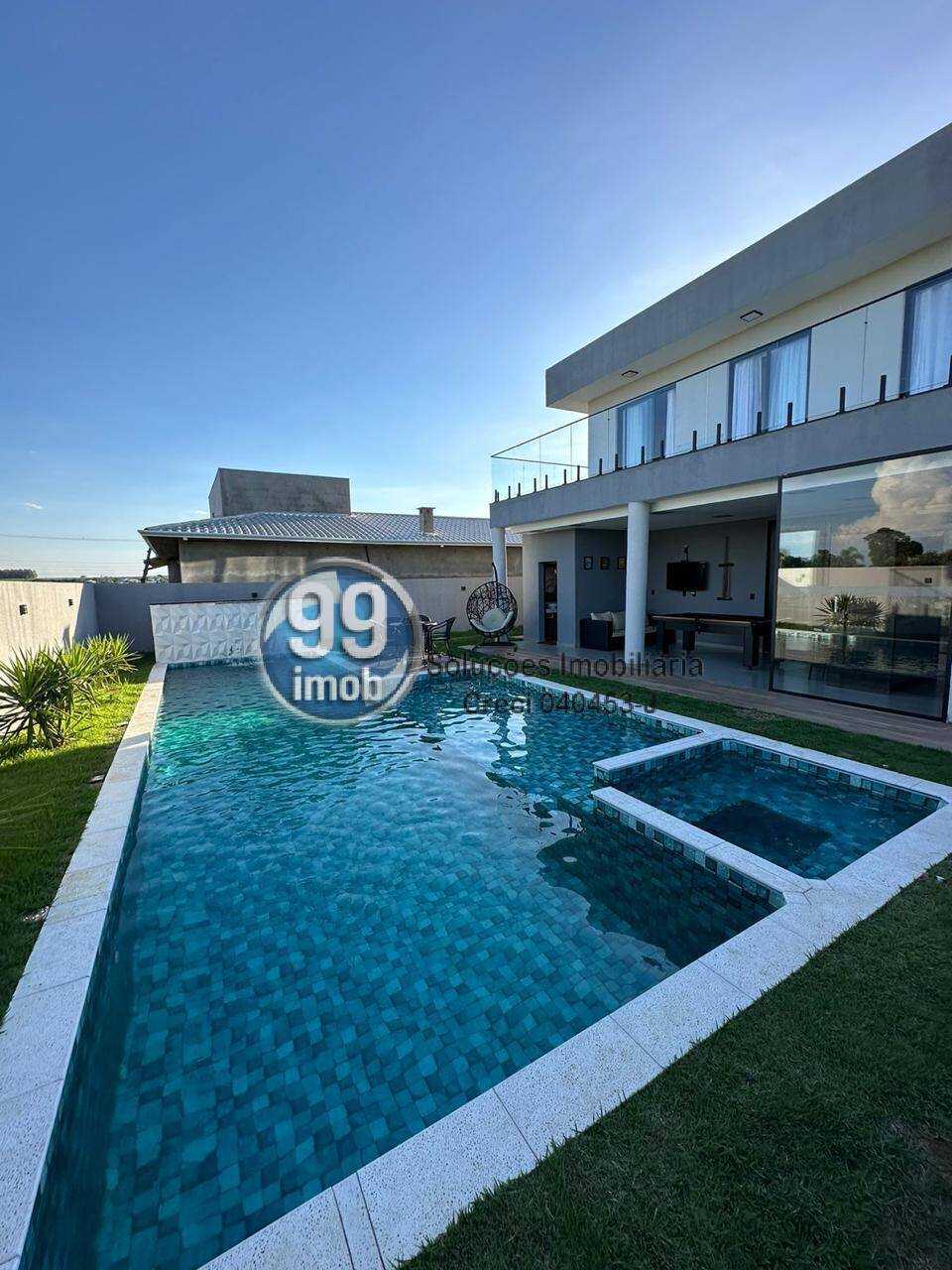 Casa à venda com 4 quartos, 135m² - Foto 1