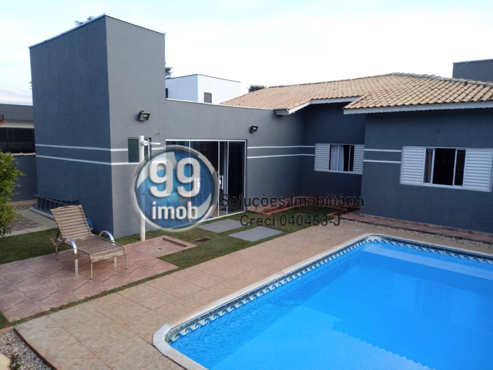 Casa à venda com 4 quartos, 280m² - Foto 1