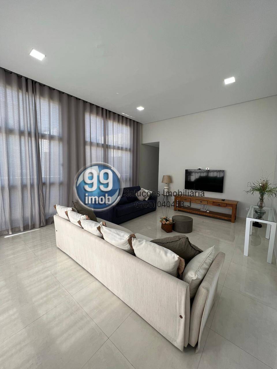 Casa à venda com 3 quartos, 290m² - Foto 2